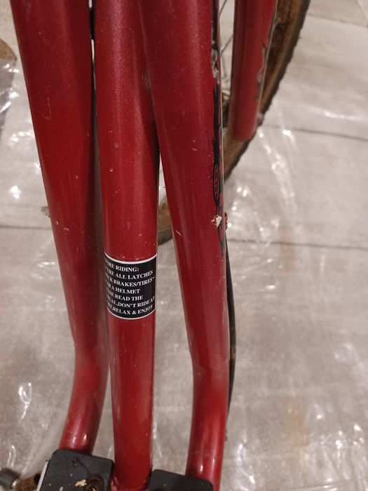 Trotineta ieftină cu roți mari