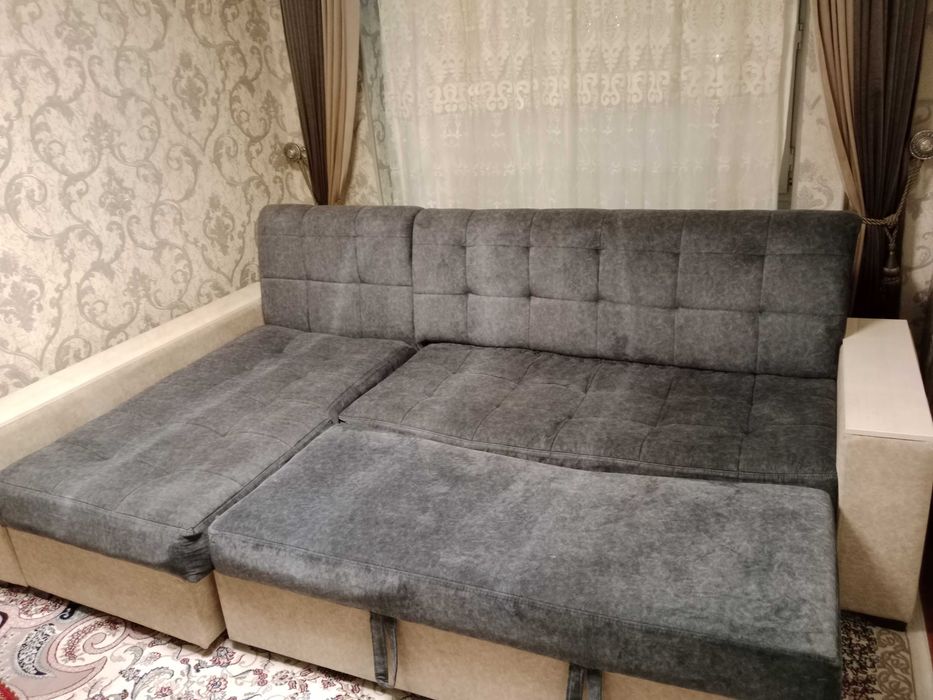 Divan kravat. Kattagina sandigʻi bor