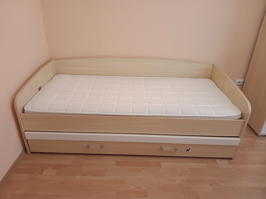 Комплект Единично легло с гардероб