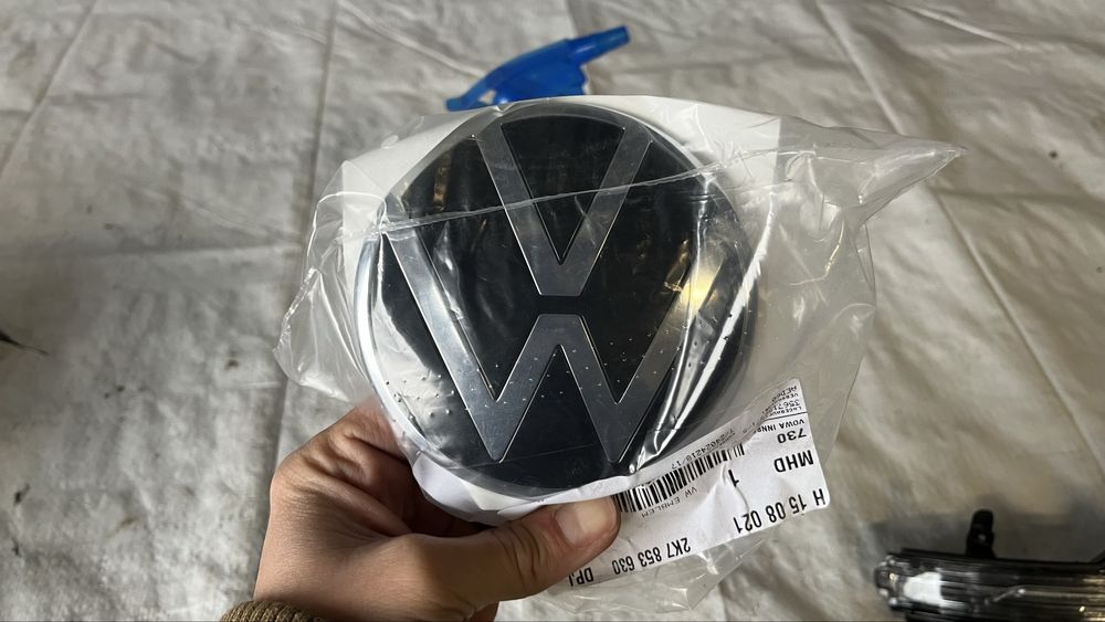 Емблема VW Caddy 5