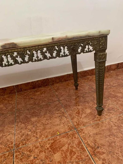 Masa decor din bronz