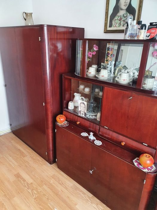 Vand mobila din lemn masiv