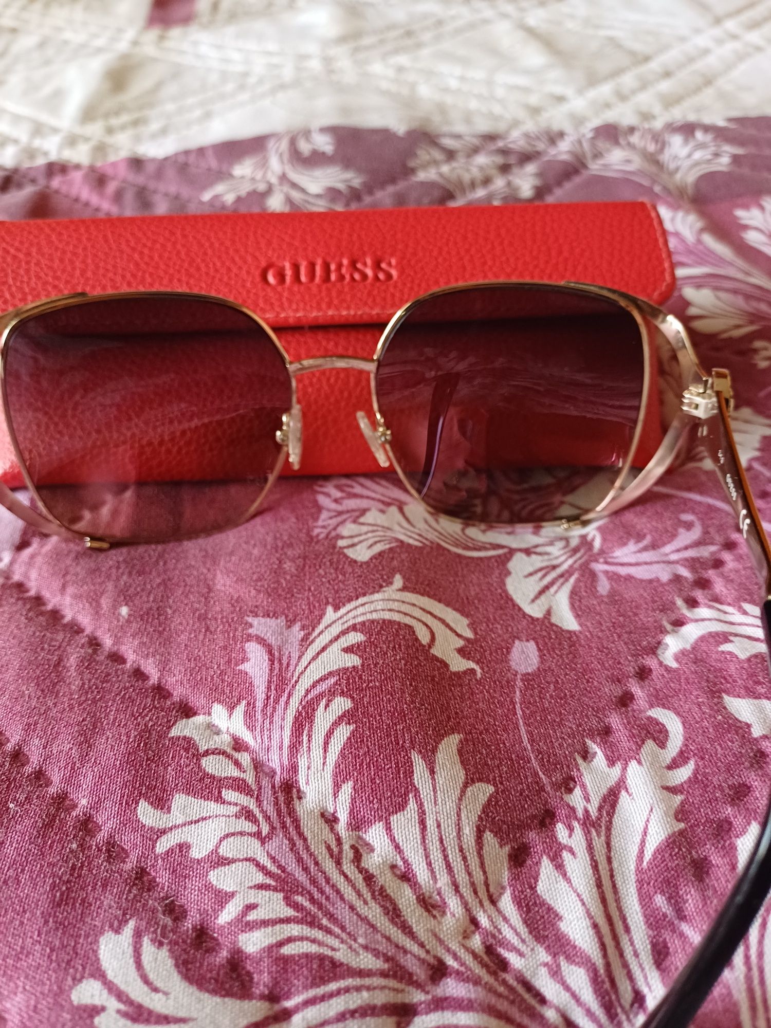 Очила GUESS  чисто нови