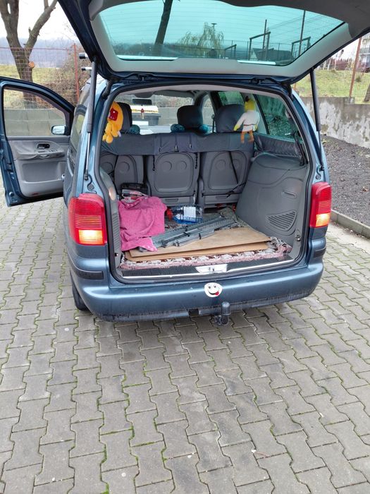 Vând Sharan  1.9 TDI