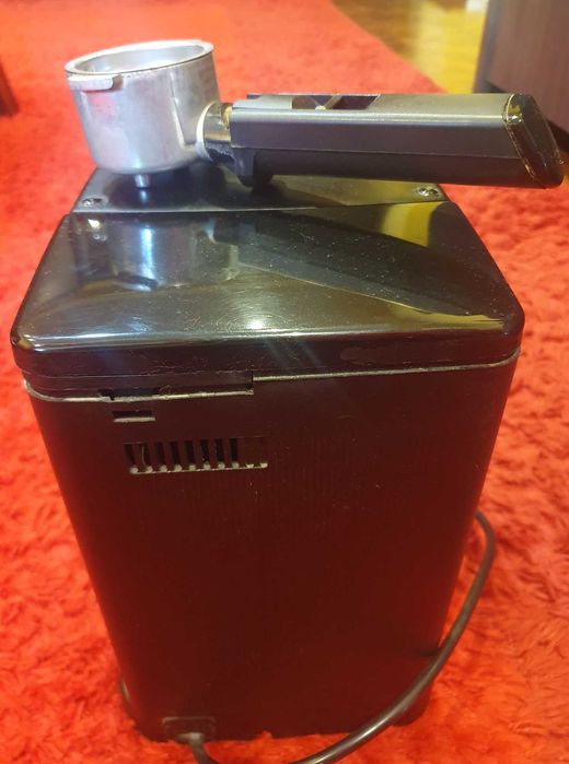 Esspresor de cafea DeLonghi BAR12