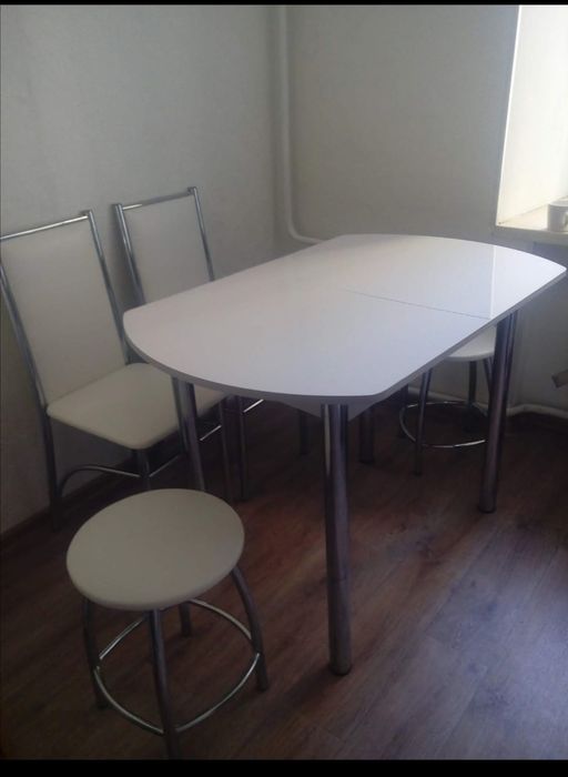 Продается улучшенная 3 комнатная квартира в центре города