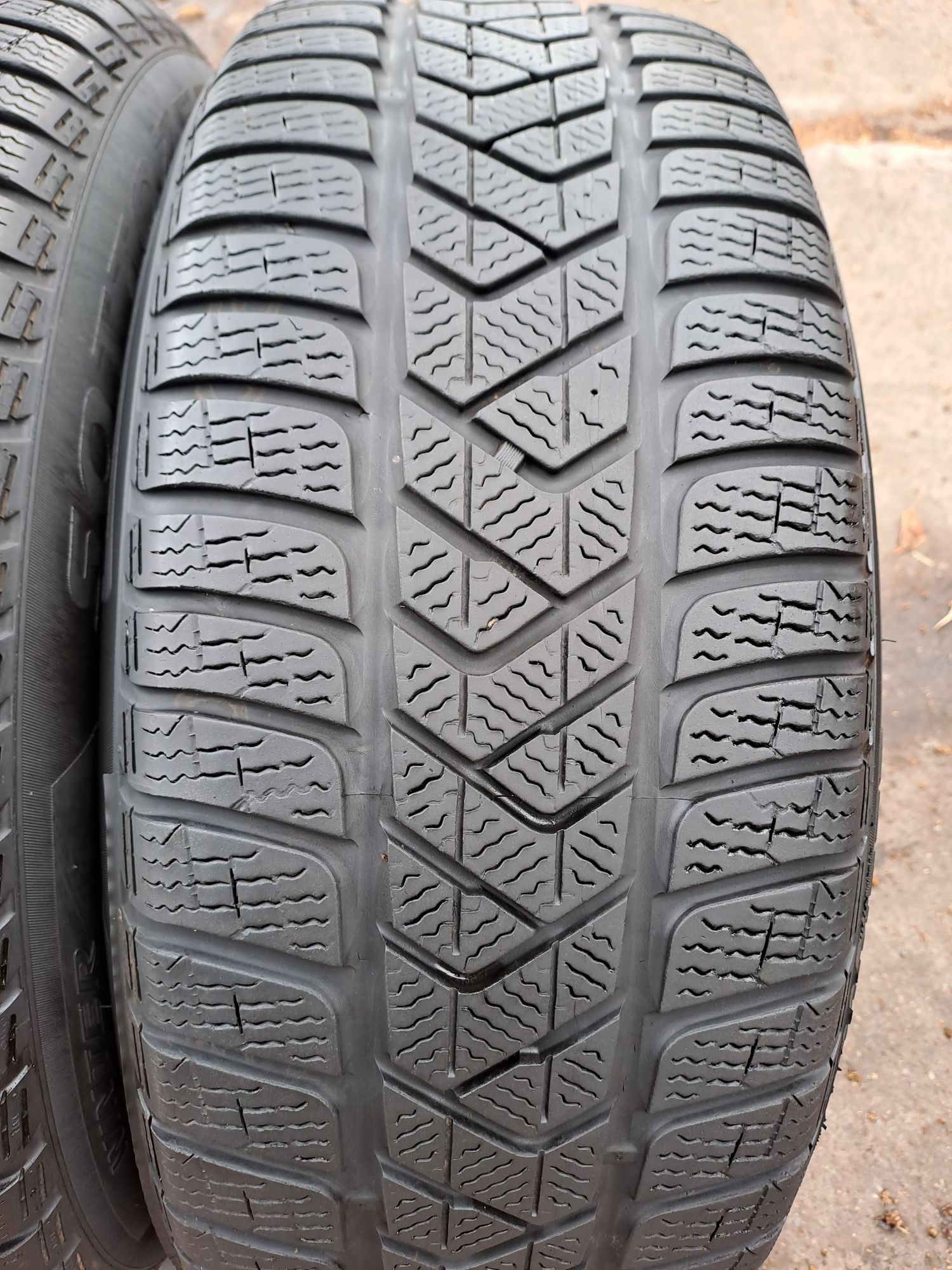 2бр. 235/55/17 Pirelli Sottozero 3