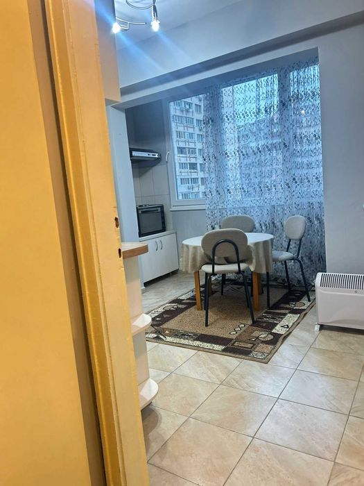 Дава се под наем Тристаен апартамент в Бургас, Славейков - 65 кв.м за 425 € - Снимка #3