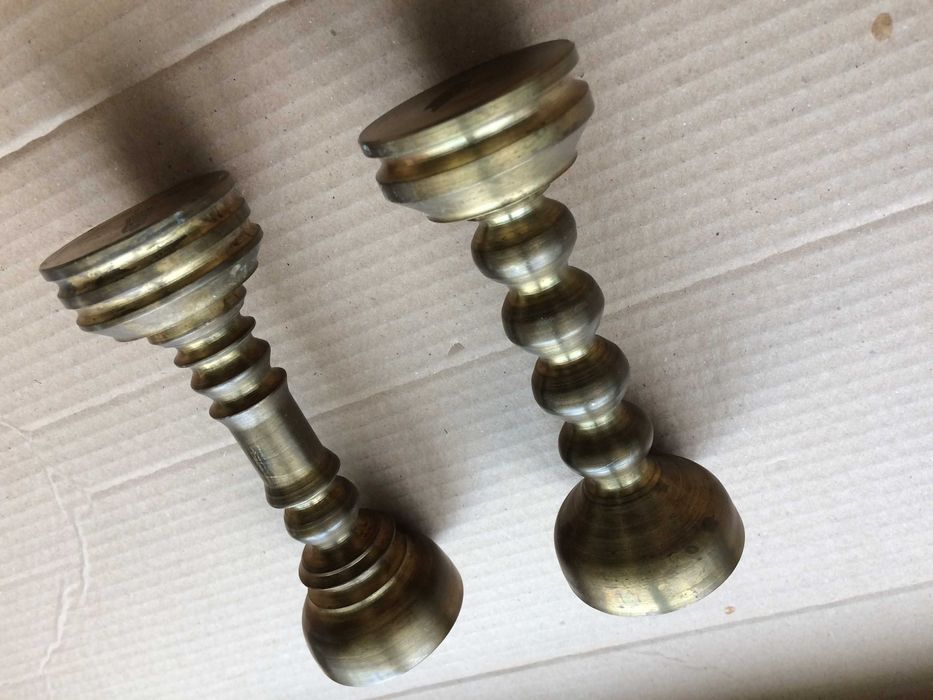 Стари масивни свещници от плътен месинг