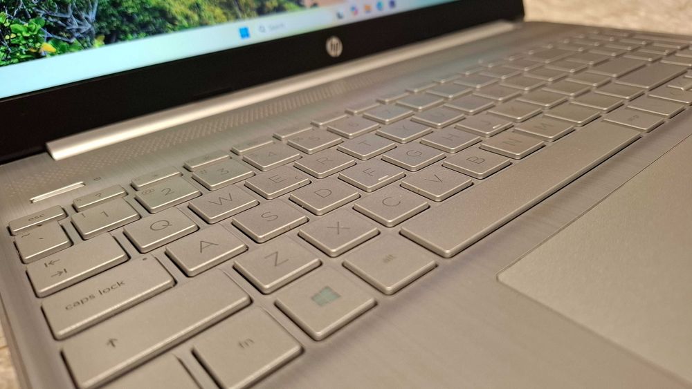 Laptop HP  i7-1255U / 16GB RAM / 512GB SSD CU NOU
