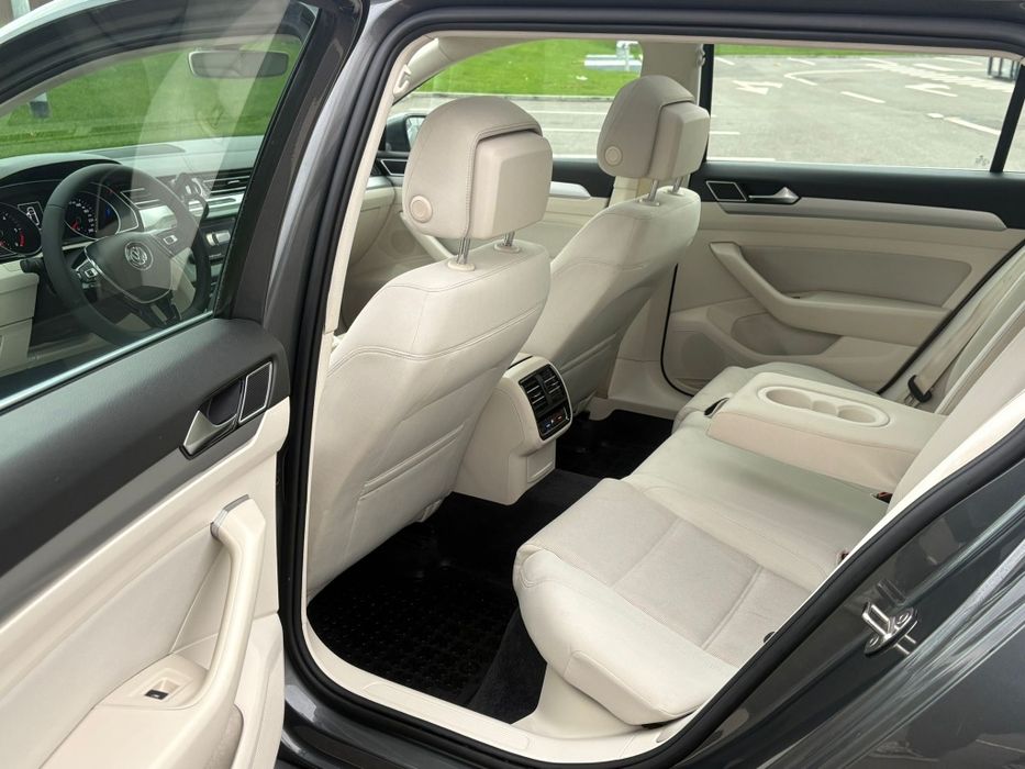 VW Passat, An fabr.2015, EURO6, Panoramic, Faruri LED