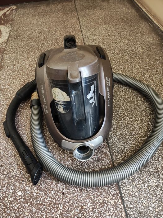 Vând aspirator Rowenta