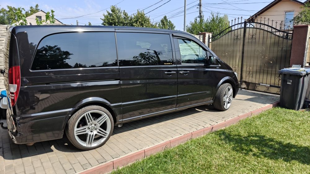 Vând Mercedes Viano