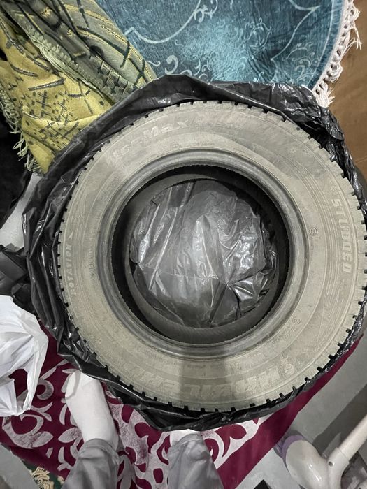 Зимняя резина 185/65 R15 в хорошем состоянии