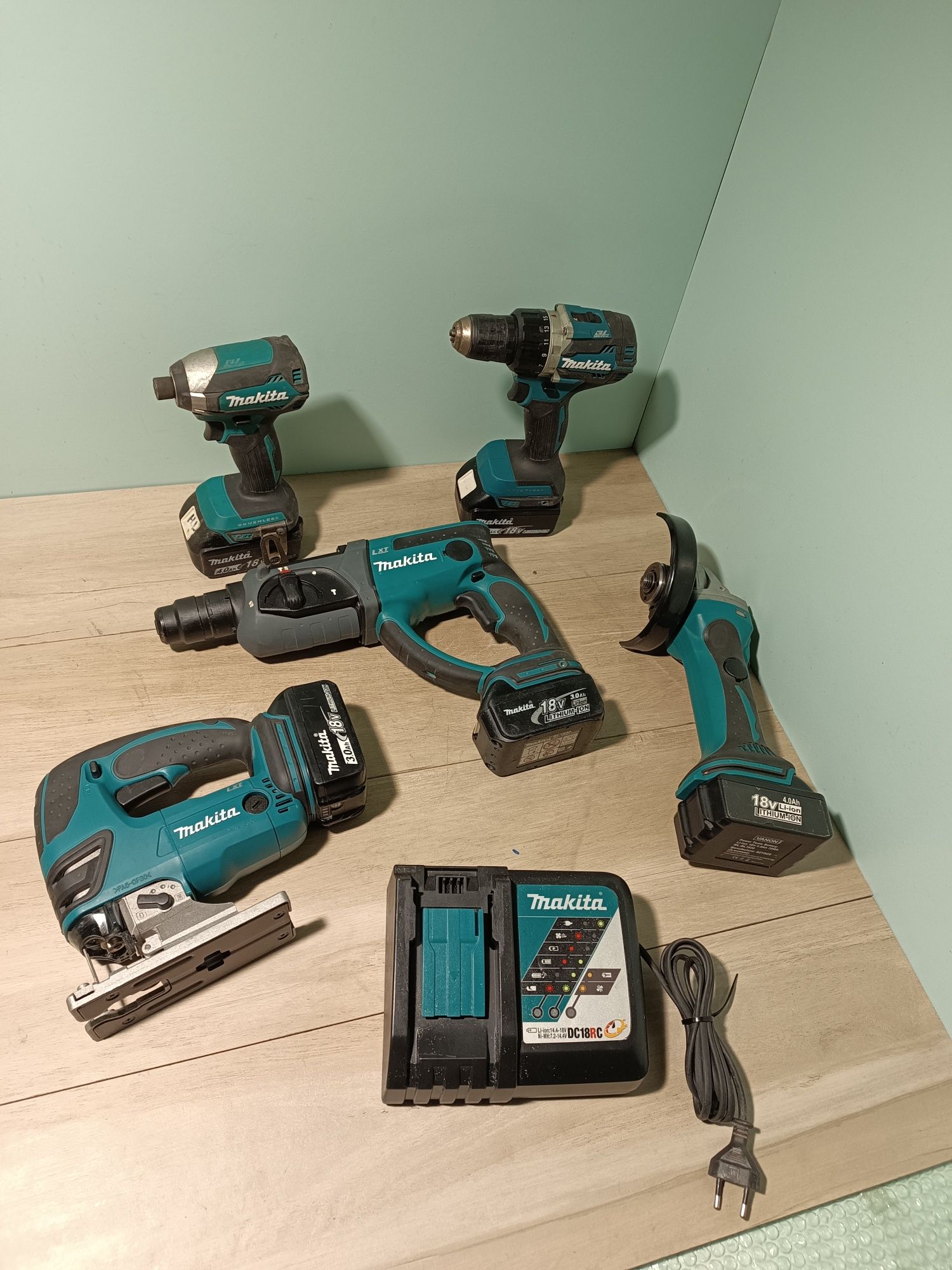 Set Makita 18v impact flex roto circular baterie încărcător