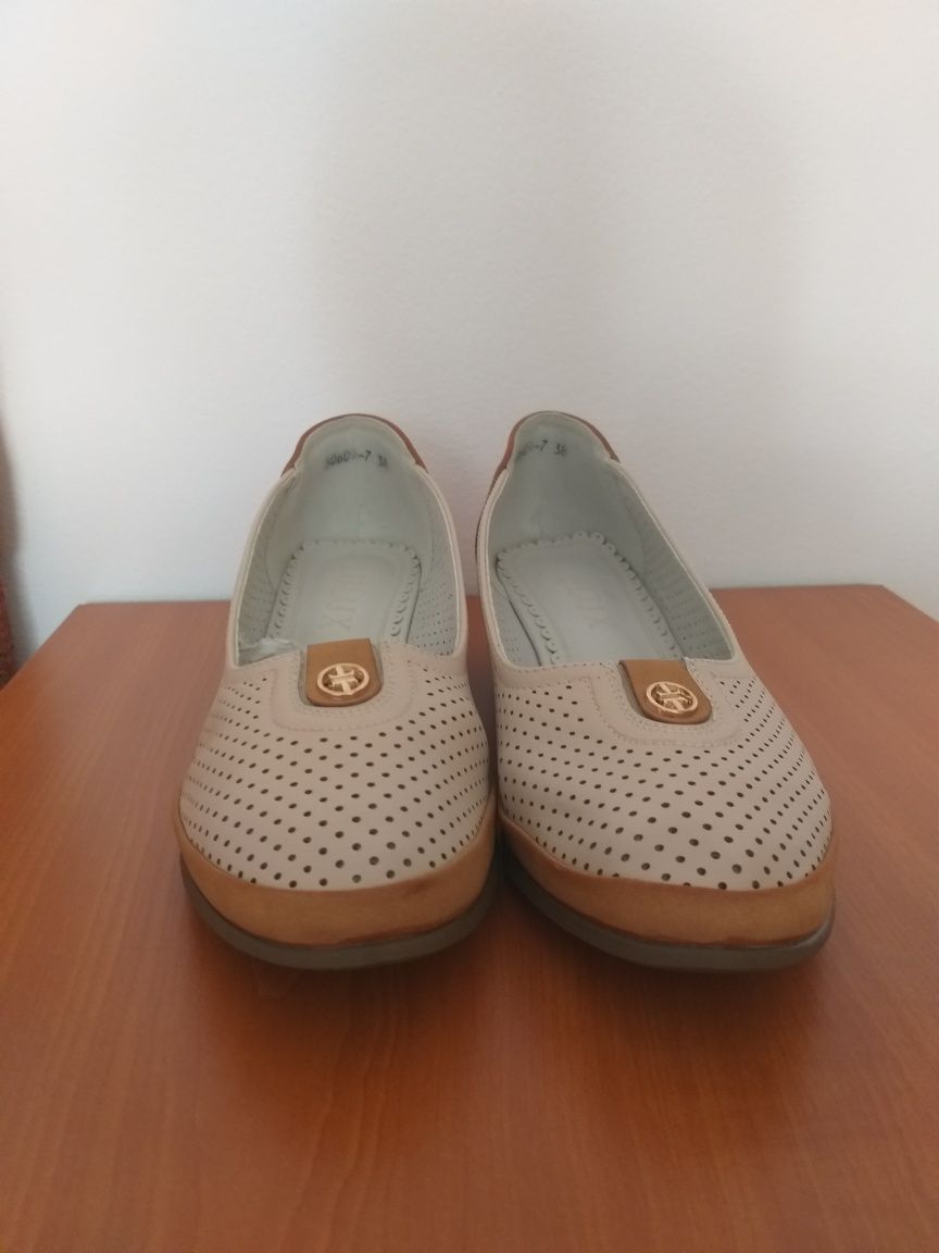 Pantofi noi de damă