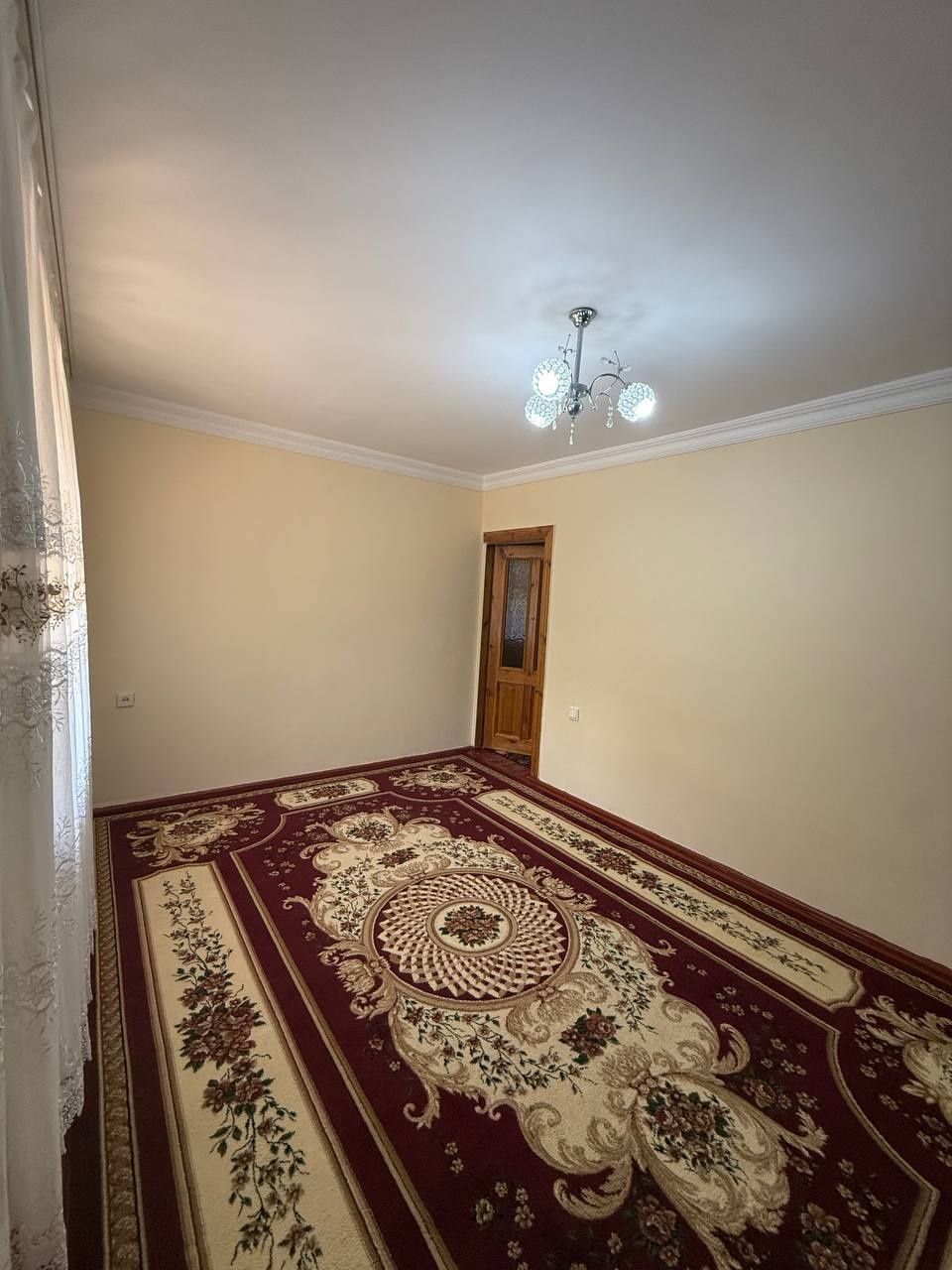 Срочно Продается 2х-комнатная квартира.МК -раён  1 Остановка 42500 y.e