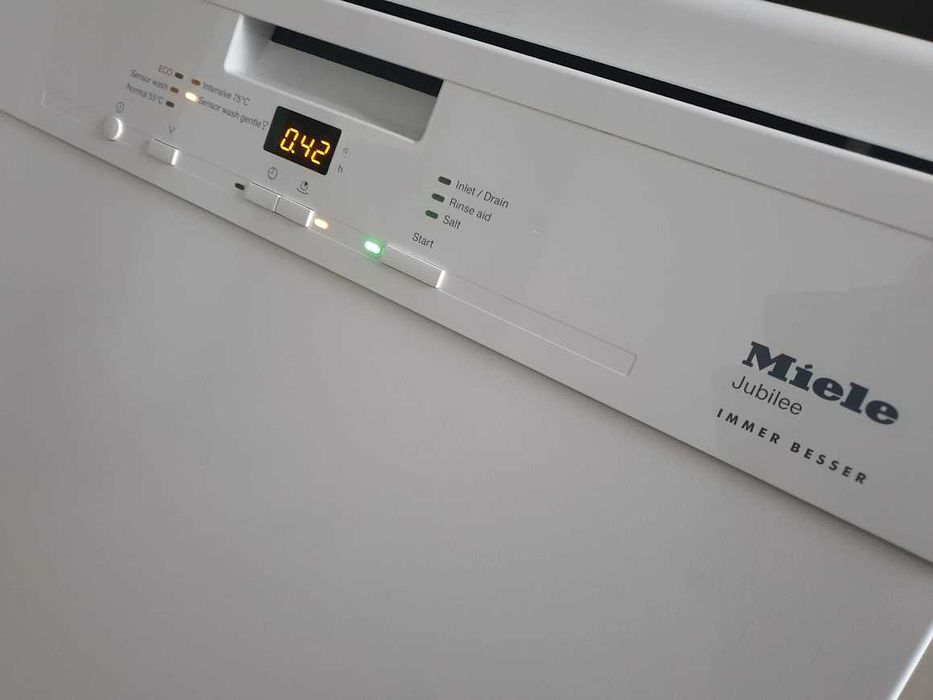 UK - Miele Съдомиялна - 14 Комплекта - Свободностояща - 60см