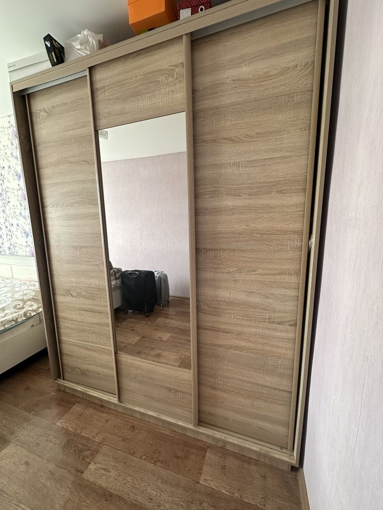 Продам шкаф купе