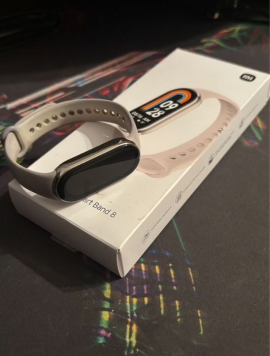 Продам MI smart band 8