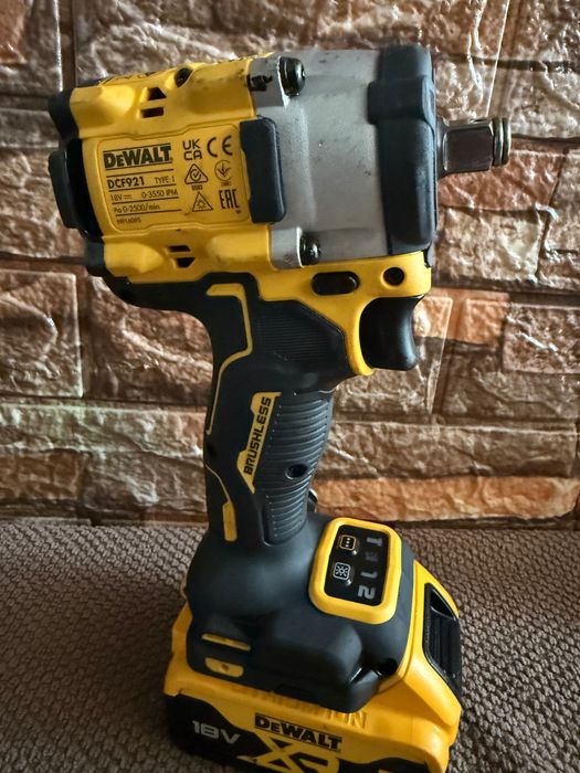 Impact Dewalt DCF