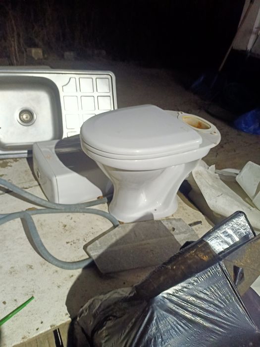 Продам унитаз в хорошем качестве