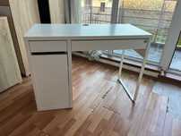 Birou Ikea cu sertare si rafturi