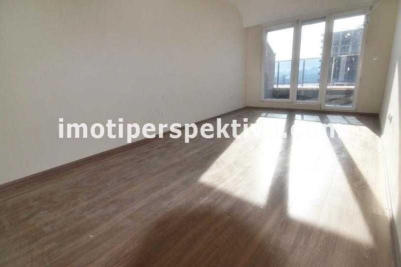 Продава се Двустаен апартамент в Пловдив, Кършияка - 75 кв.м за 1387 €/кв.м - Снимка #1