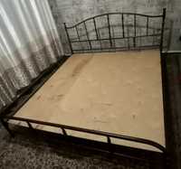 Металлическая кровать  размер 195*175