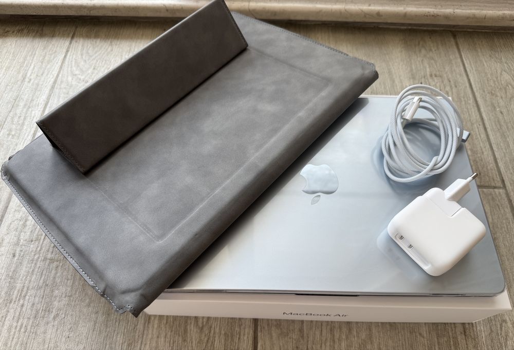 Apple MacBook Air 13” M4 , 512 GB , 16 GB Ram, 10 CPU 10 GPU , Skyblue