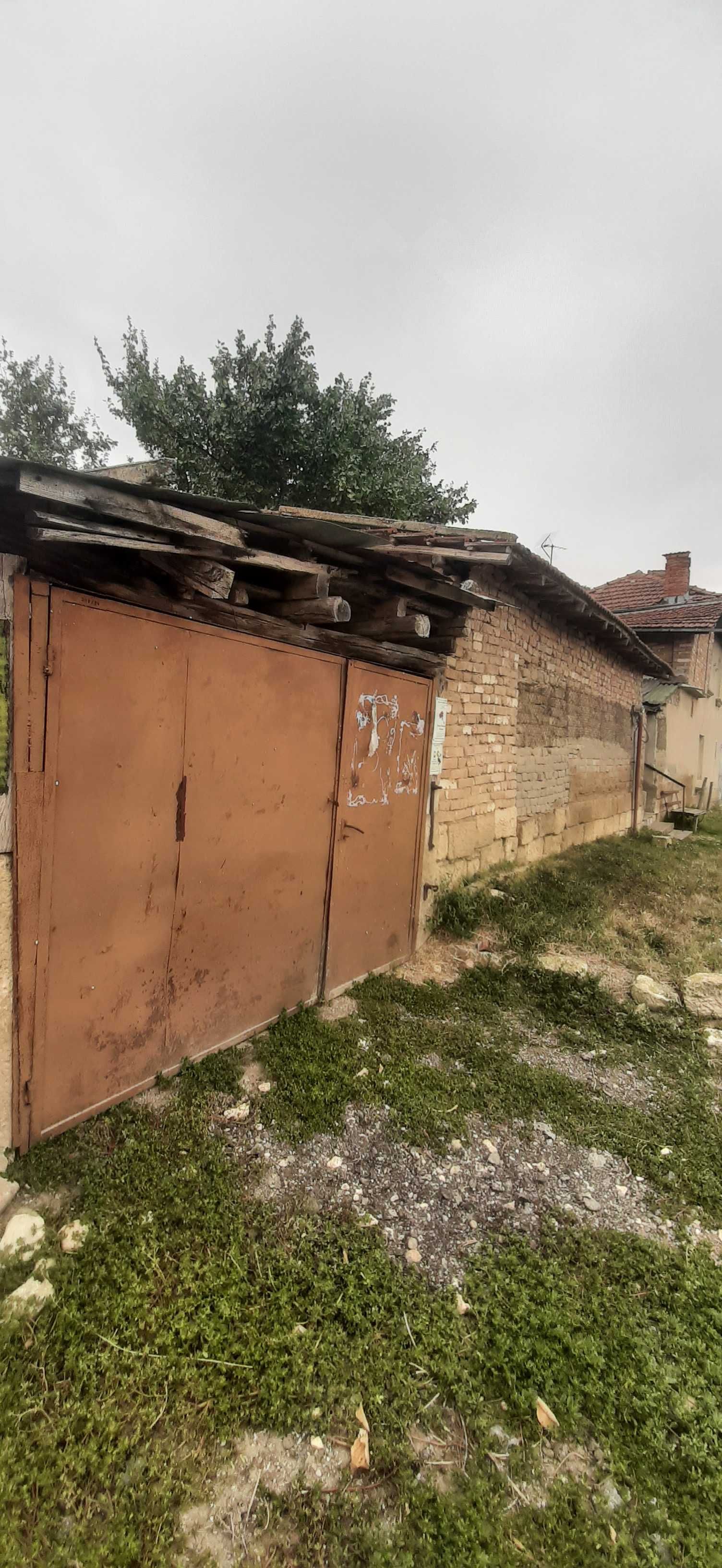 Къща в село Сваленик