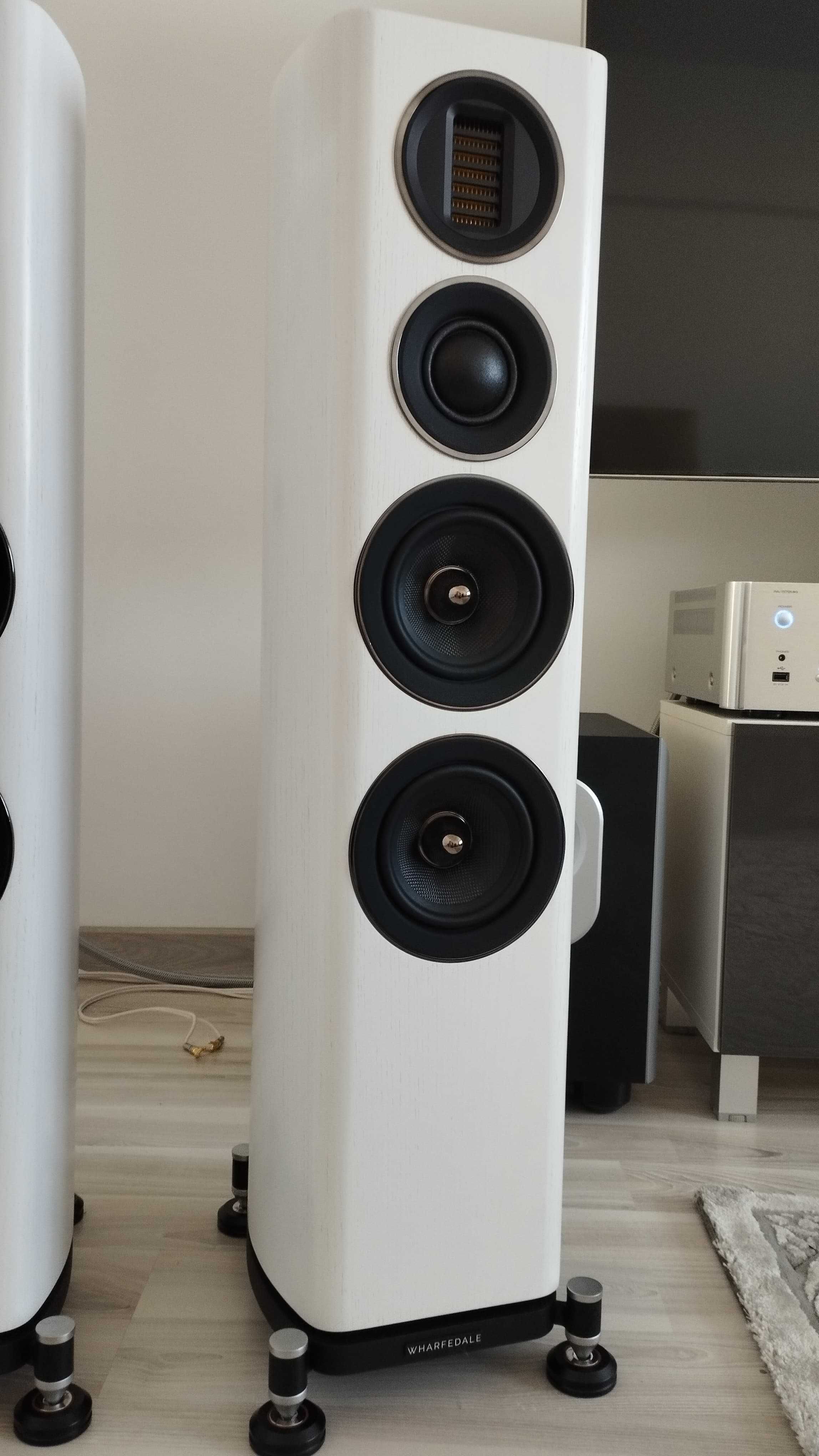 Boxe Podea Wharfedale Evo 4.3 White