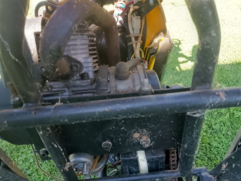 Vând atv 59 CC benzina preț negociabil