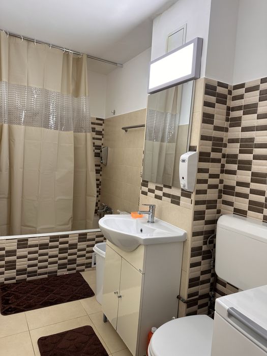 Închiriez apartament cu 2 camere în Râșnov