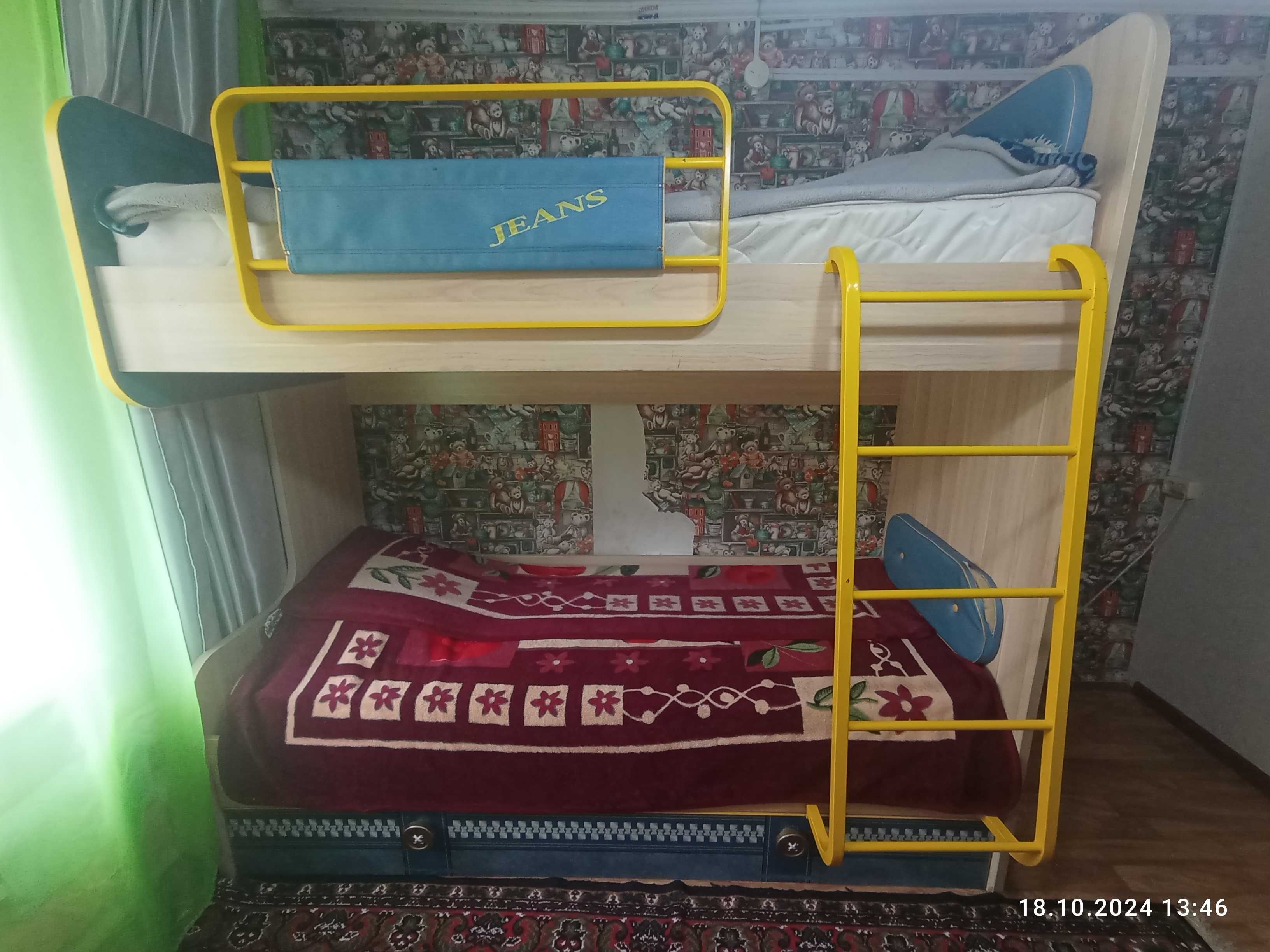 Продам детскую двухъярусную кровать