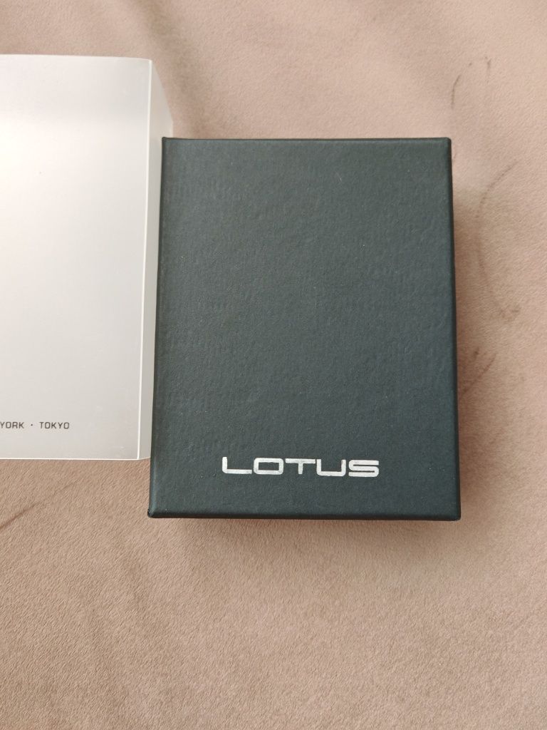 Здравейте продавам запалка Lotus