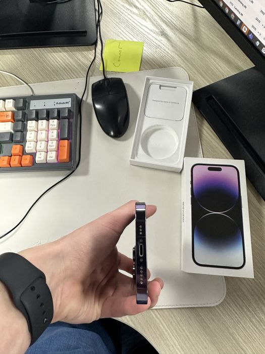 продается Iphone 14 pro