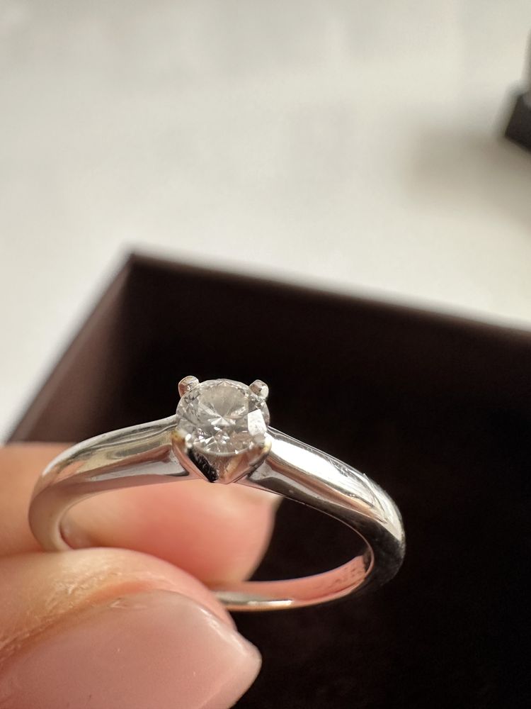 Vand inel logodna cu diamant