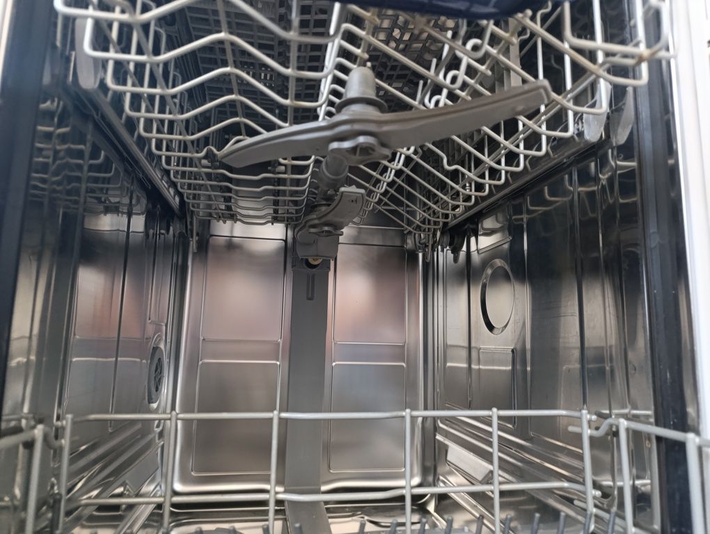 Съдомиялна за вграждане Siemens 45см