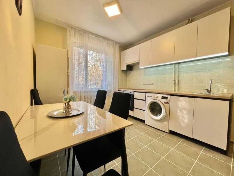 Дава се под наем Двустаен апартамент в София, Център - 55 кв.м за 400 € - Снимка #2