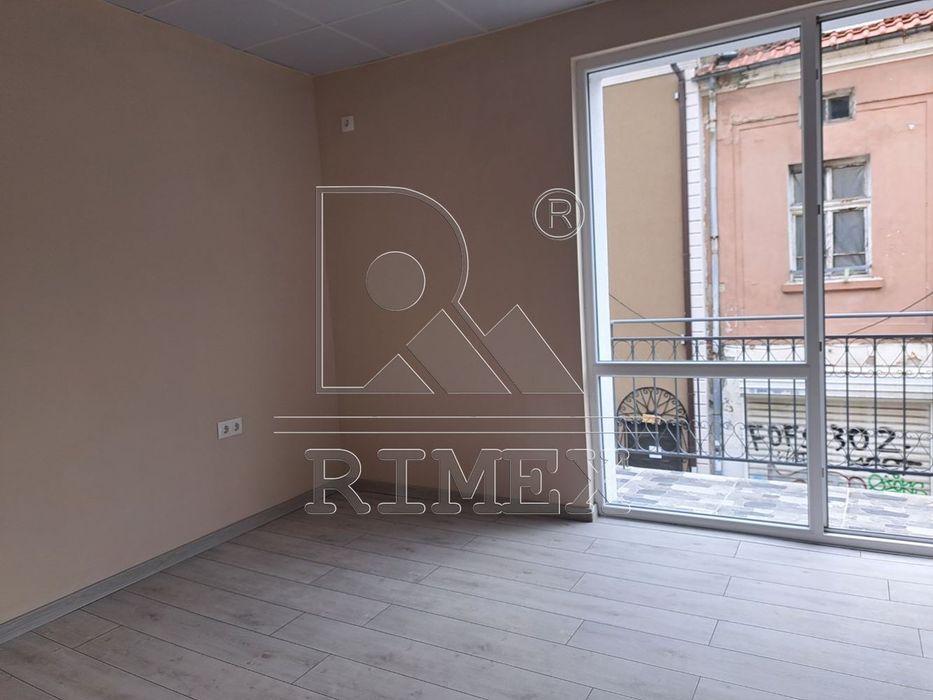 Офис в Пловдив-Център площ 30 цена 500