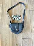 Чанта Guess естествена кожа