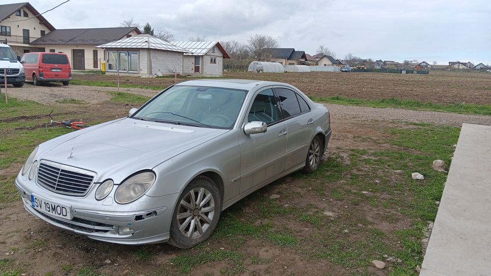 Dezmembrez. Sau vând Mercedes W211.