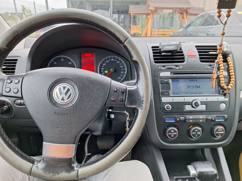 Vand VW Jetta 2008 automata ,piele,navigatie,incalzire scaune250k km