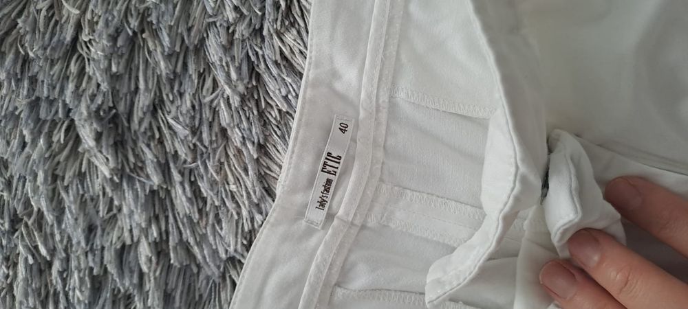 Pantaloni albi Etic