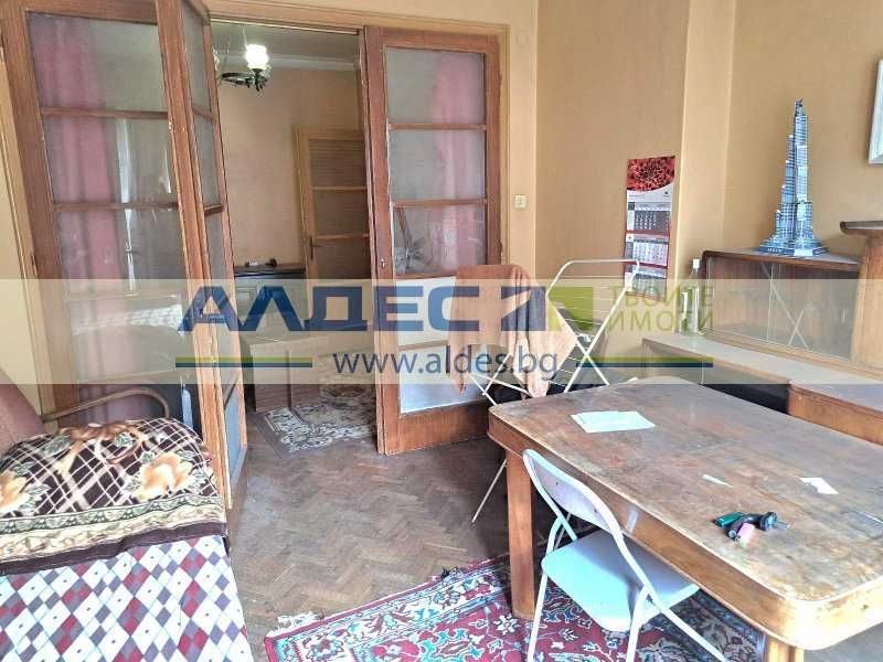 Продава се Двустаен апартамент в София, Център - 77 кв.м за 3052 €/кв.м - Снимка #3