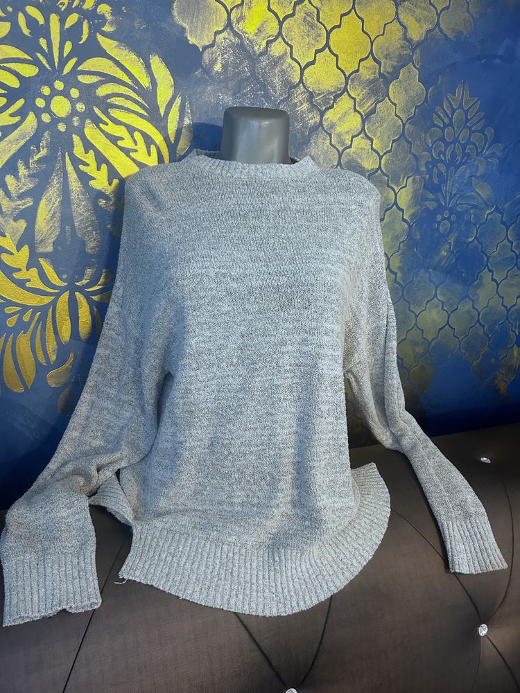 Bluza cu maneca lunga , culoarea gri , marimea M