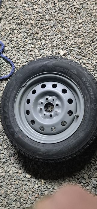 Продам два диска с резиной зимние состояние новой