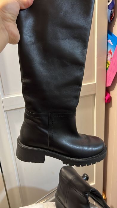 Кожаные сапоги от фирмы Зара