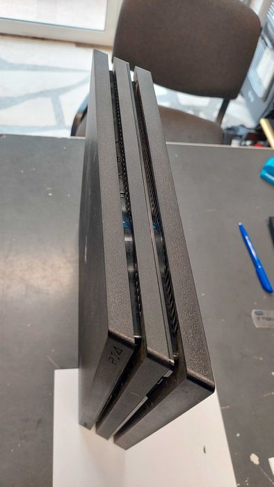 Конзола Playstation 4pro 1tb